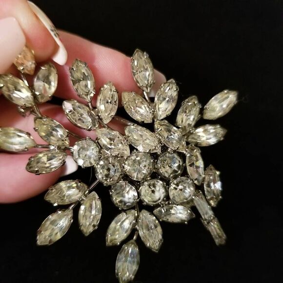 Vintage Clear Rhinestone Brooch Pin Leaf Cluster - Picture 7 of 8